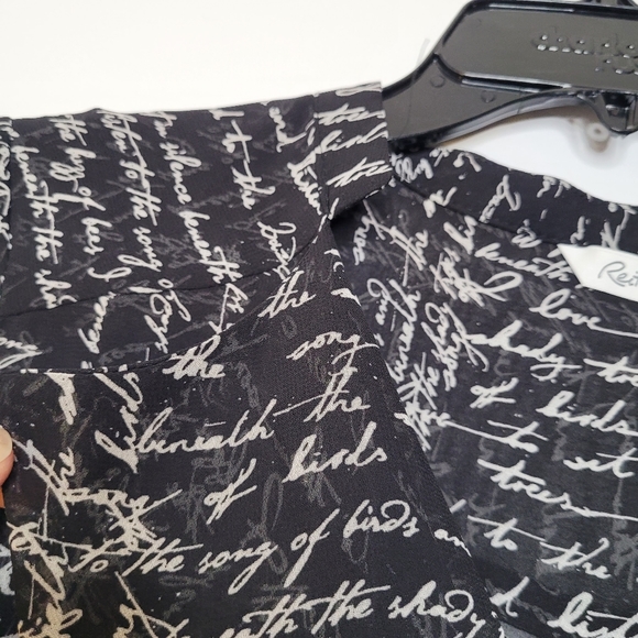 2/$30 🌻 | Reitmans | Script Patterned Blouse - Picture 11 of 16
